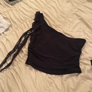 H&M Black One-Shoulder Crop Top